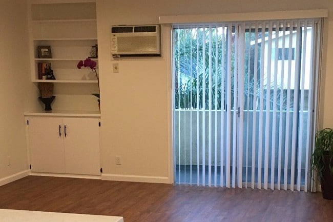 Photo - 14718 W Magnolia Blvd