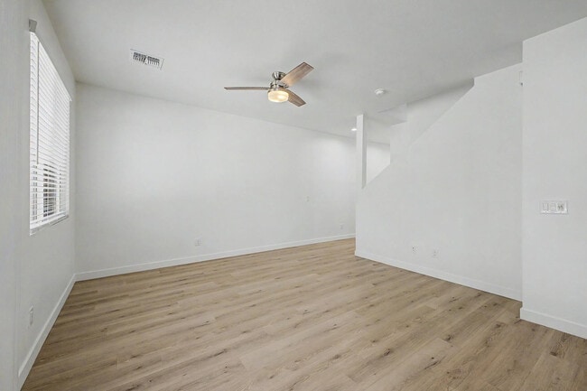 Photo - 136 W Latona Rd