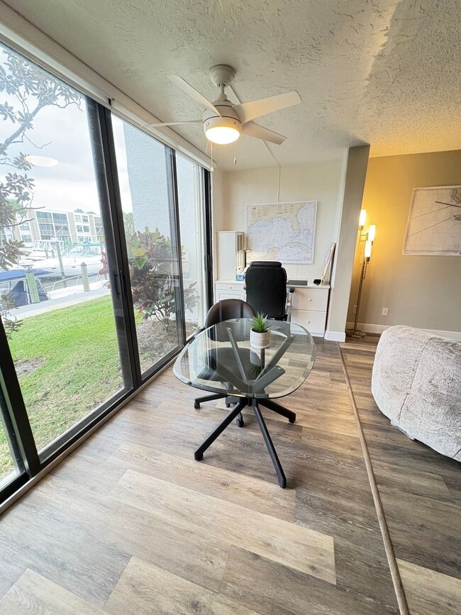 Photo - (55+) 1/1.5 WATERFRONT in Circle Bay Yacht Club