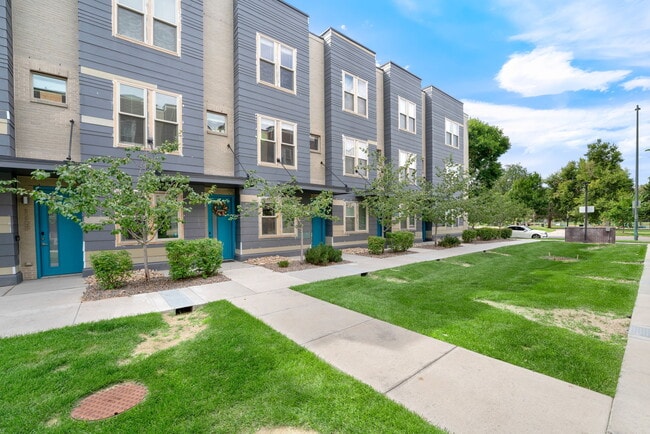 Building Photo - 1276 W 11th Ave Rental