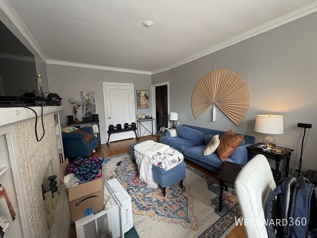 Photo - 6051 N Hermitage-1 Unit 1