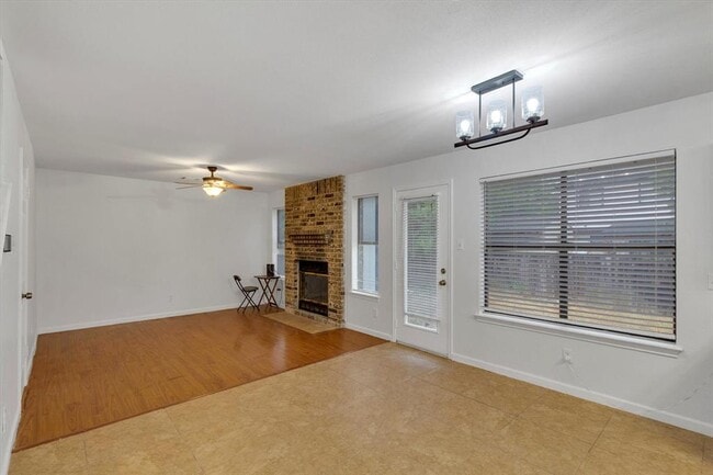 Photo - 910 Crieff Cross Dr