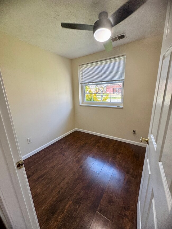 Photo - 606 W Sullivan St