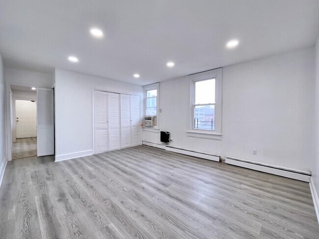 Photo - 389 Monmouth St Unit 3
