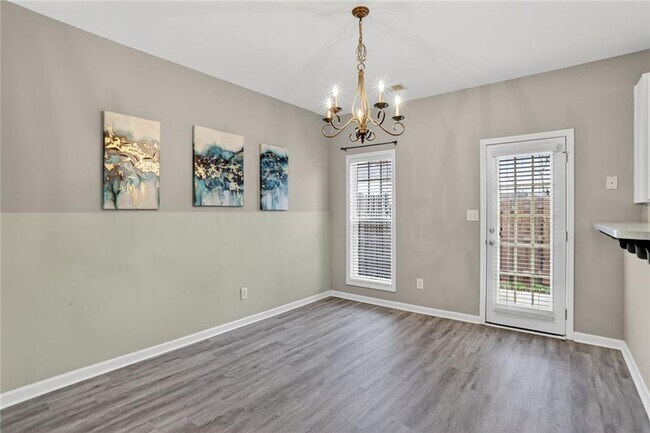 Photo - 230 Valley Xing