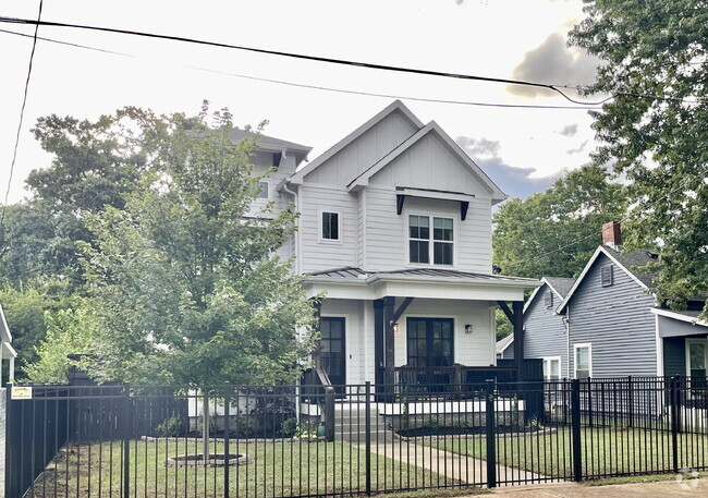 Building Photo - Four Bedroom in the Cleveland Park Neighbo... Rental