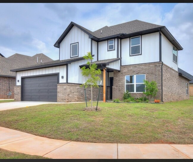 Building Photo - 14500 Chambery Ct