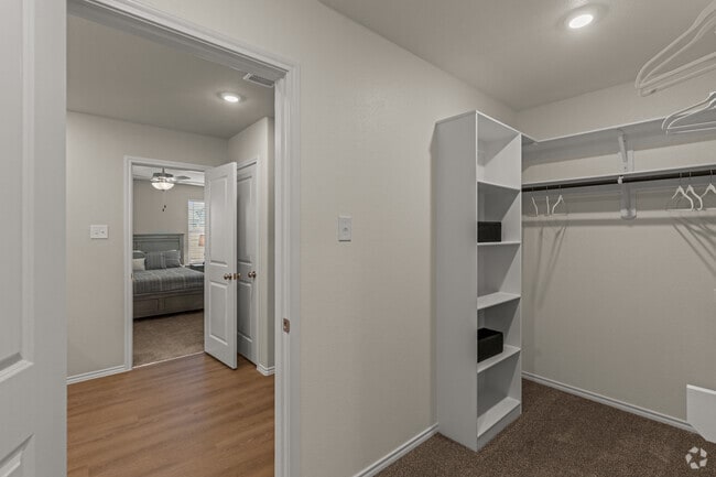 3B/2BA - 1616 sqft - Closet