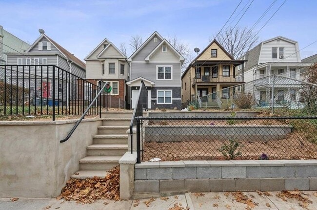 251 Duncan Ave
