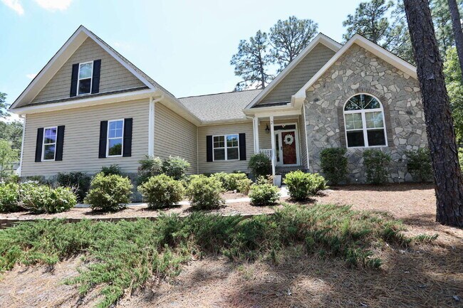 2 Riviera Dr