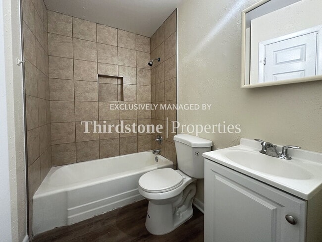 Photo - 5502 Plymouth St