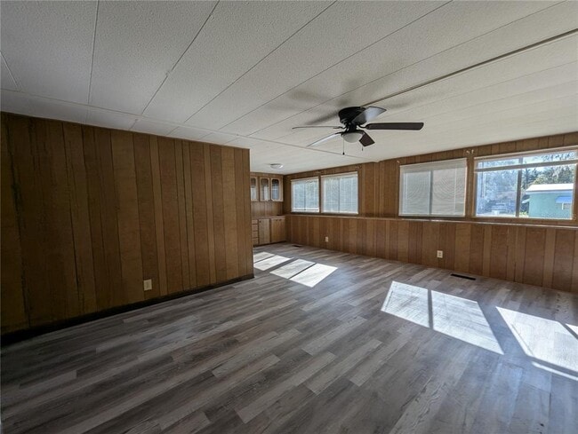 Photo - 9222 Dan Lynn St