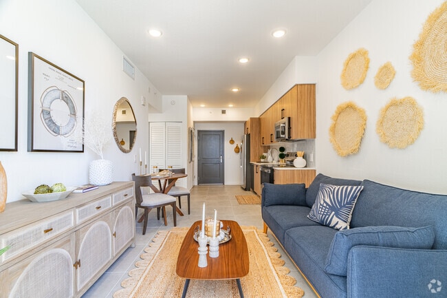 1BR, 1BA.- 570SF