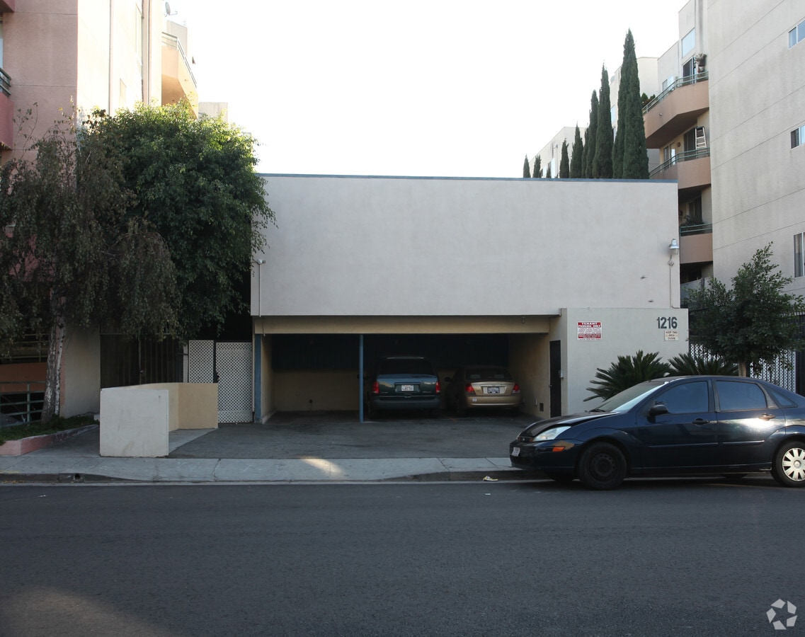Photo - 1216 N Las Palmas Ave Apartments