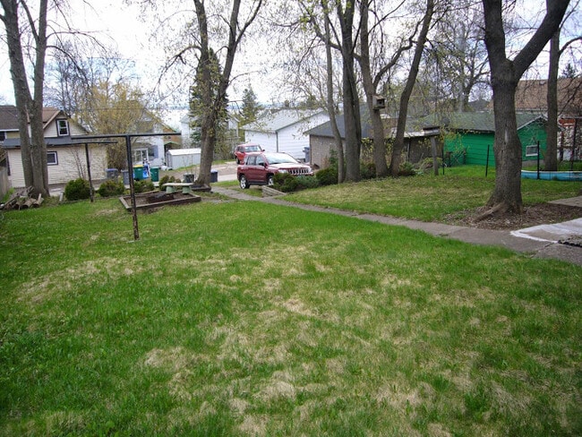 Photo - 920 E 9th St Unit 2