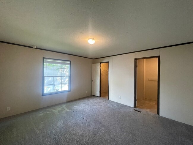 Photo - 87 W Manor St
