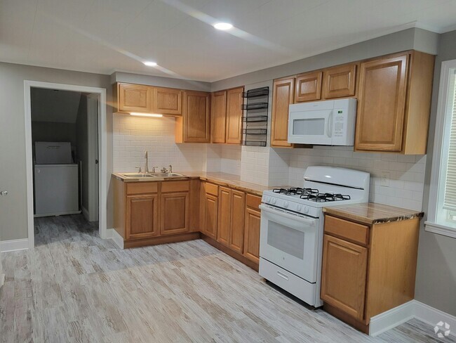 Building Photo - 223 Crossman St Unit Upper Rental