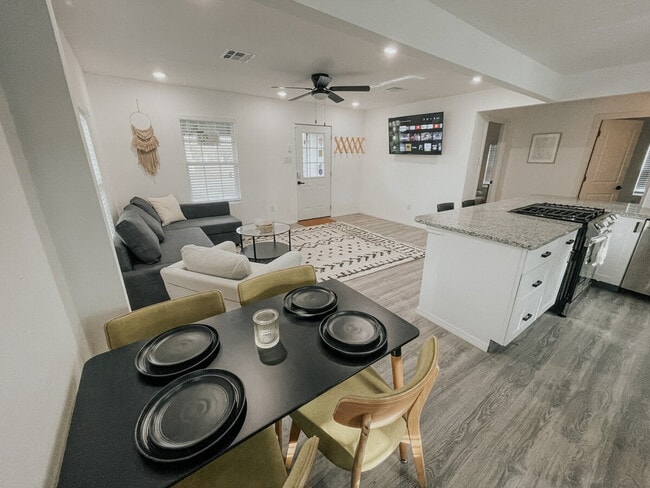 Photo - 3729-3727 N 24th St Unidad ID1352452P