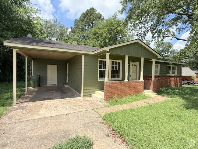 Building Photo - 3015 Shadow Lawn Dr NW Rental