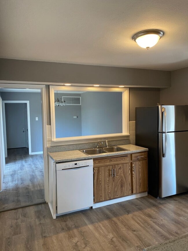 Photo - COMING SOON! 3B 1b Florissant Home For Rent