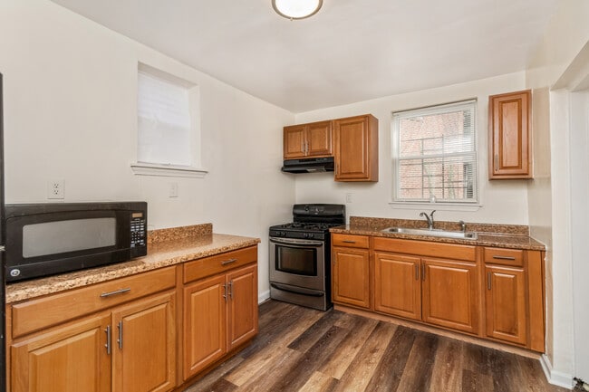 Photo - 2915 Oakford Ave