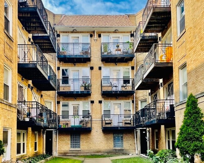Building Photo - 4816 N Avers Ave Unit G Rental