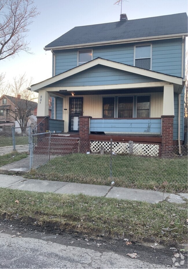 Building Photo - 934 E 129th St Rental