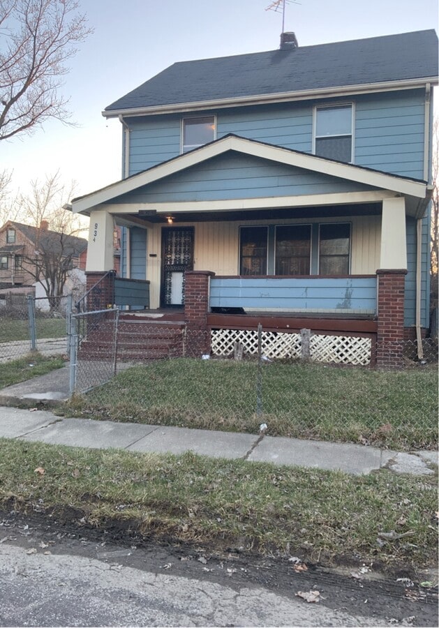 Photo - 934 E 129th St House