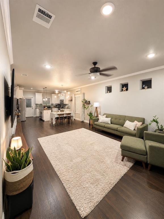 Photo - 1614 Black Kettle Trl