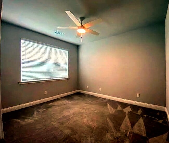Photo - 6330 Oakbend Cir Unit 1