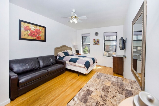 Building Photo - 325 E 80th St Rental