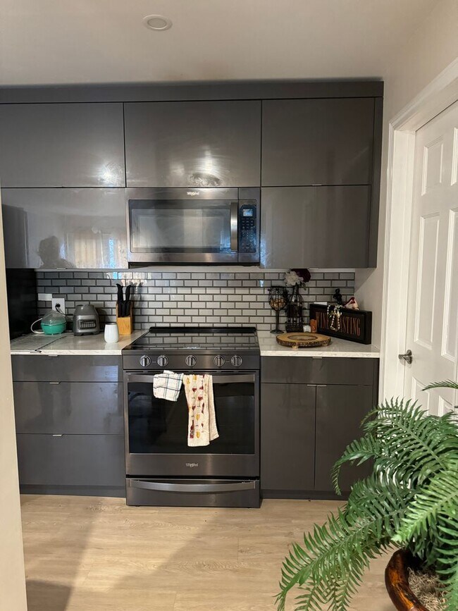 Photo - 1 Bedroom just minutes to DH