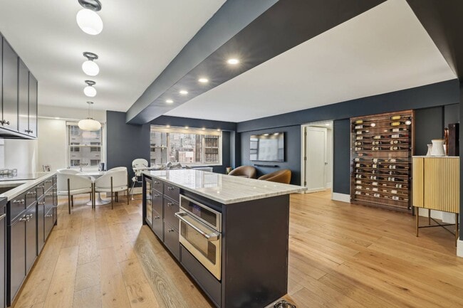 Photo - 100 W 57th St Unit 11-J