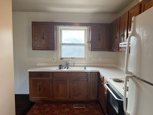 Photo - Welcome home! Sought after Lake of the Woods!