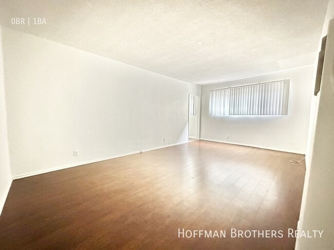 Photo - 1350 N Citrus Ave Unidad 10