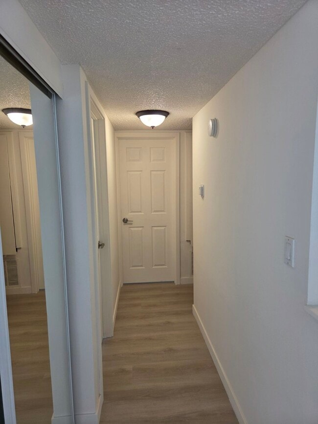 Photo - 18620 Hatteras St Unidad #271
