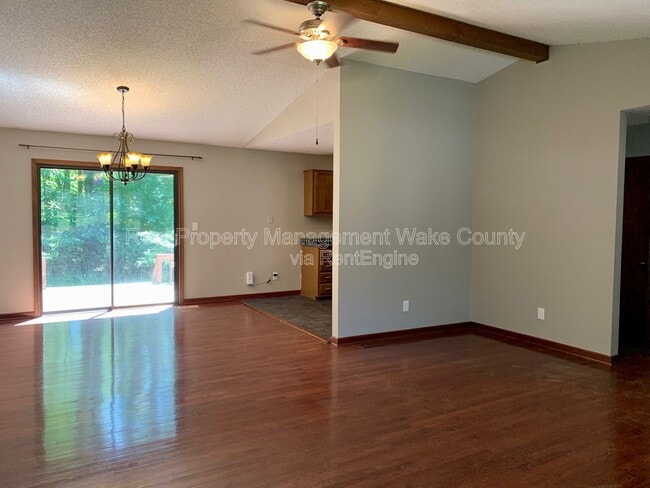 Photo - 207 Trillingham Ln