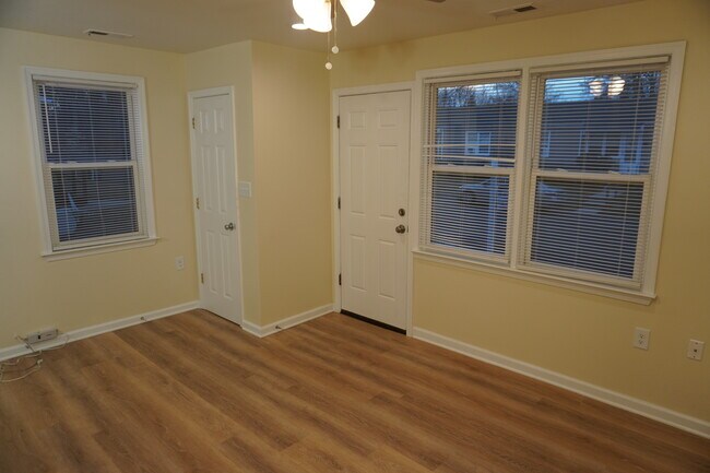 Photo - 74 Swan St
