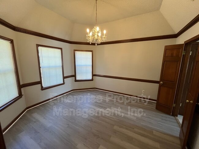 Photo - 5429 Craigmont Dr