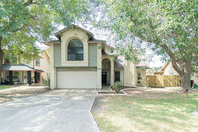 2-Story Home with Huge Yard - 2-Story Home with Huge Yard