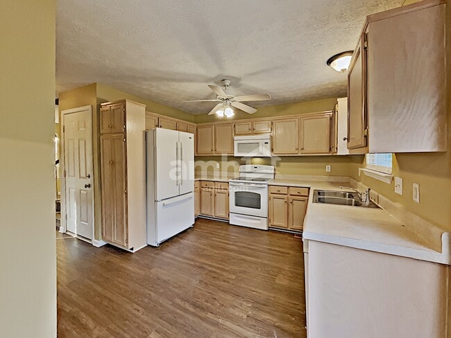 1805 N Bonham Ct