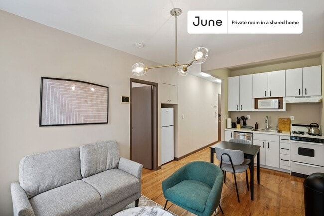 Room in Shared 3 bed/1 bath home in Upper East Side