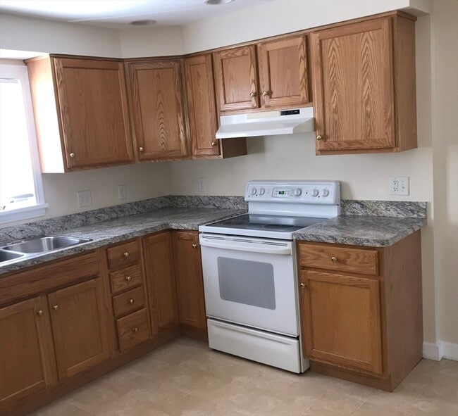 Photo - 138 King Philip Rd