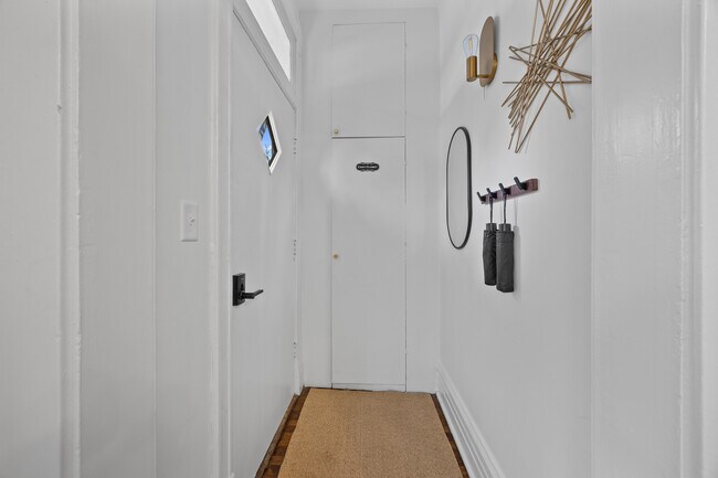 Photo - 2148 W Belle Plaine Ave Unidad 1