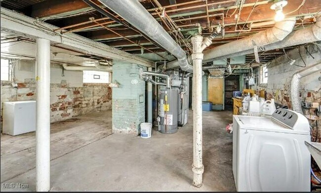 Photo - 14300 Darwin Ave Unit Lower