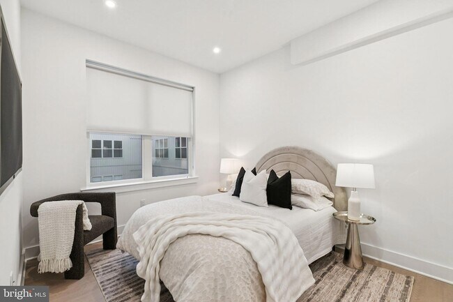 Photo - 30 W Allens Ln Unit 222