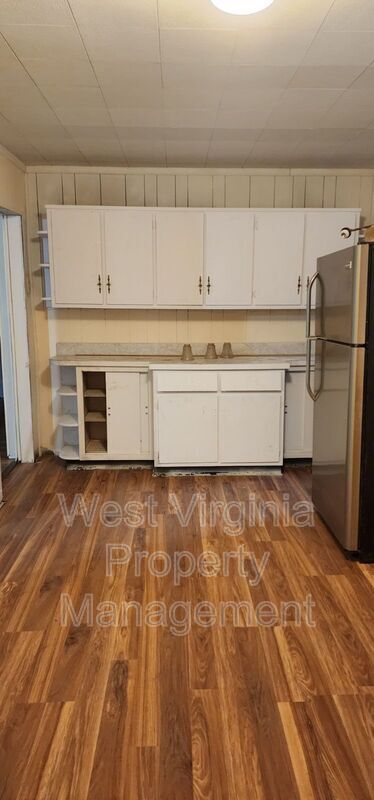 Photo - 277 Robinson St