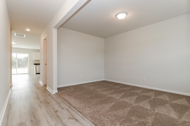 Photo - 427 Tondee Wy