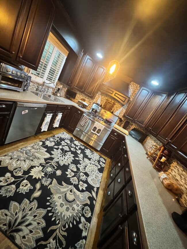 Photo - 212 Victory Dr