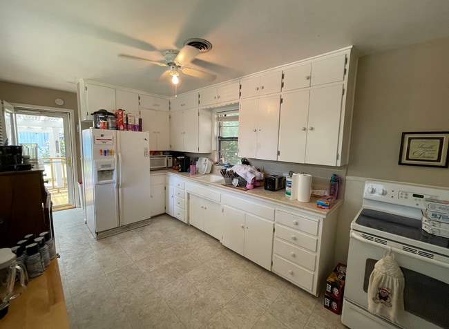 Photo - 1419 Linden Dr